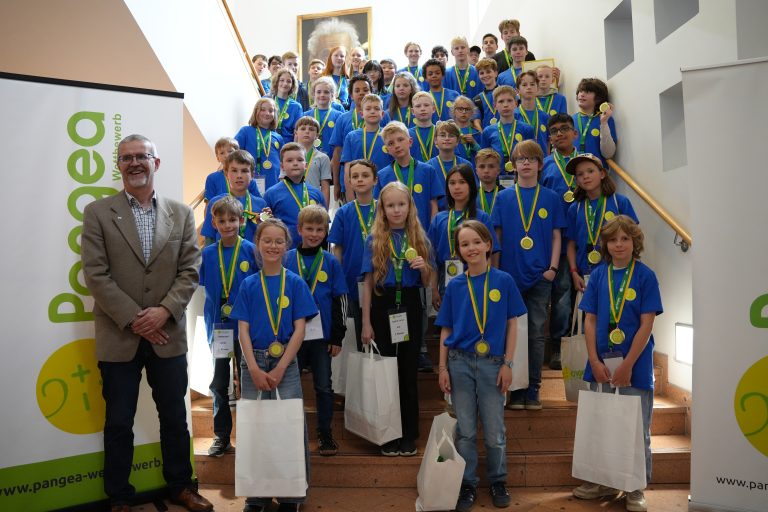 Mehr über den Artikel erfahren Jetzt anmelden zum Pangea-Mathematikwettbewerb!